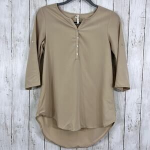 Truth NYC Roll Tab 3/4 Sleeve Lightweight Utility Business Chic Blouse Shirt